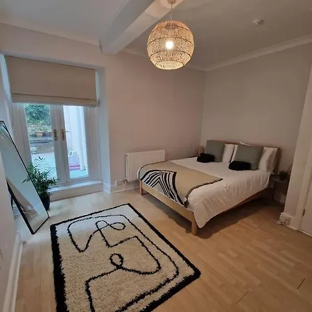 Lovely Seafront Apartment With Garden Swansea Exterior photo